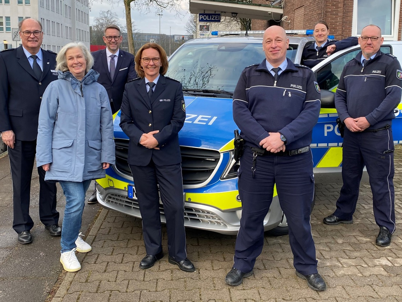 POL-WES: Moers - Landrat stellt neue Wachleiterin und drei Bezirksdienstbeamte in Moers vor! - Foto: presseportal.de