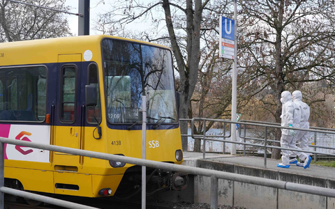 Ein Zwölfjähriger ist bei einem Unfall mit einer Straßenbahn tödlich verletzt worden. - Foto: Andreas Rosar/dpa Ein Zwölfjähriger ist bei einem Unfall mit einer Straßenbahn tödlich verletzt worden. - Foto: Andreas Rosar/dpa