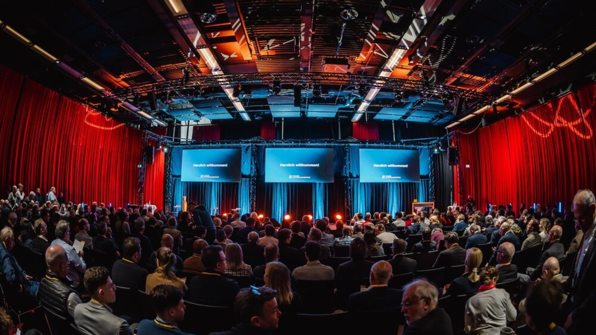 Der Cloud Unternehmertag 2025: Wie die Künstliche Intelligenz (KI) unser Arbeits- und Wirtschaftsleben verändert - Foto: presseportal.de