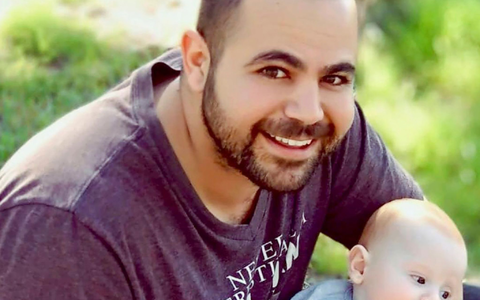 Während Jarden Bibas heute freikommen soll, ist das Schicksal seiner Frau und Kinder ungewiss. (Archivbild)  - Foto: Uncredited/Hostages Family Forum/AP/dpa