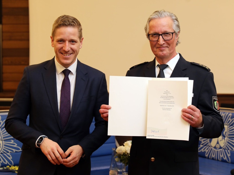 POL-EU: Polizeidirektor Harald Mertens in den Ruhestand verabschiedet - Nachfolge steht fest - Foto: presseportal.de