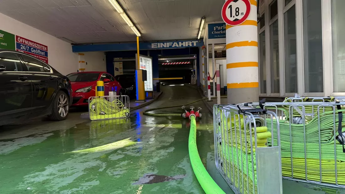 FW-D: Feuer in einer Großgarage in der Innenstadt - Bild: presseportal.de