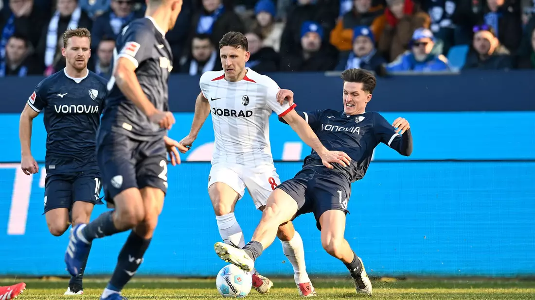 Kiliann Sildillia bejubelt sein Tor zum 1:0 für Freiburg. - Bild: Anke Waelischmiller/dpa