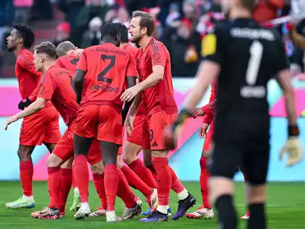 Der FC Bayern freut sich über die gefestigte Tabellenspitze, - Foto: Sven Hoppe/dpa