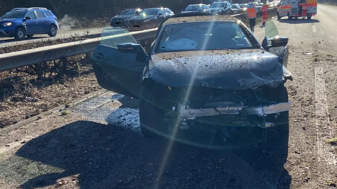 POL-PDLD: Vollsperrung nach Unfall auf der B9 - Bild: presseportal.de