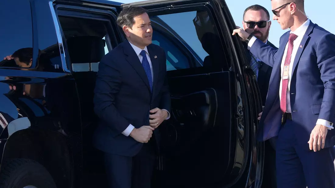 Rubios erste Auslandsreise führt ihn nach Mittelamerika. - Bild: Mark Schiefelbein/Pool AP/AP/dpa