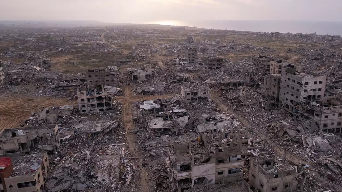 Israel droht der islamistischen Hamas mit weiterem Krieg, wenn die Gaza-Geiseln nicht freigelassen werden. (Archivbild) - Bild: Mohamamd Abu Samra/AP/dpa