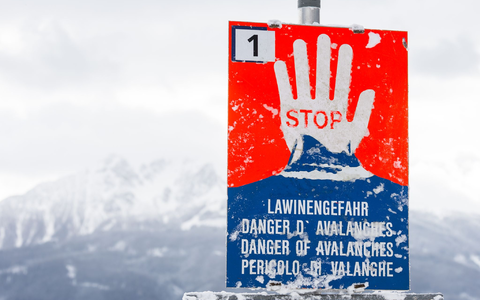 Zwei Brüder lösten in Österreich gleich zwei Lawinen aus. (Archivbild) - Foto: Jakob Gruber/APA/dpa