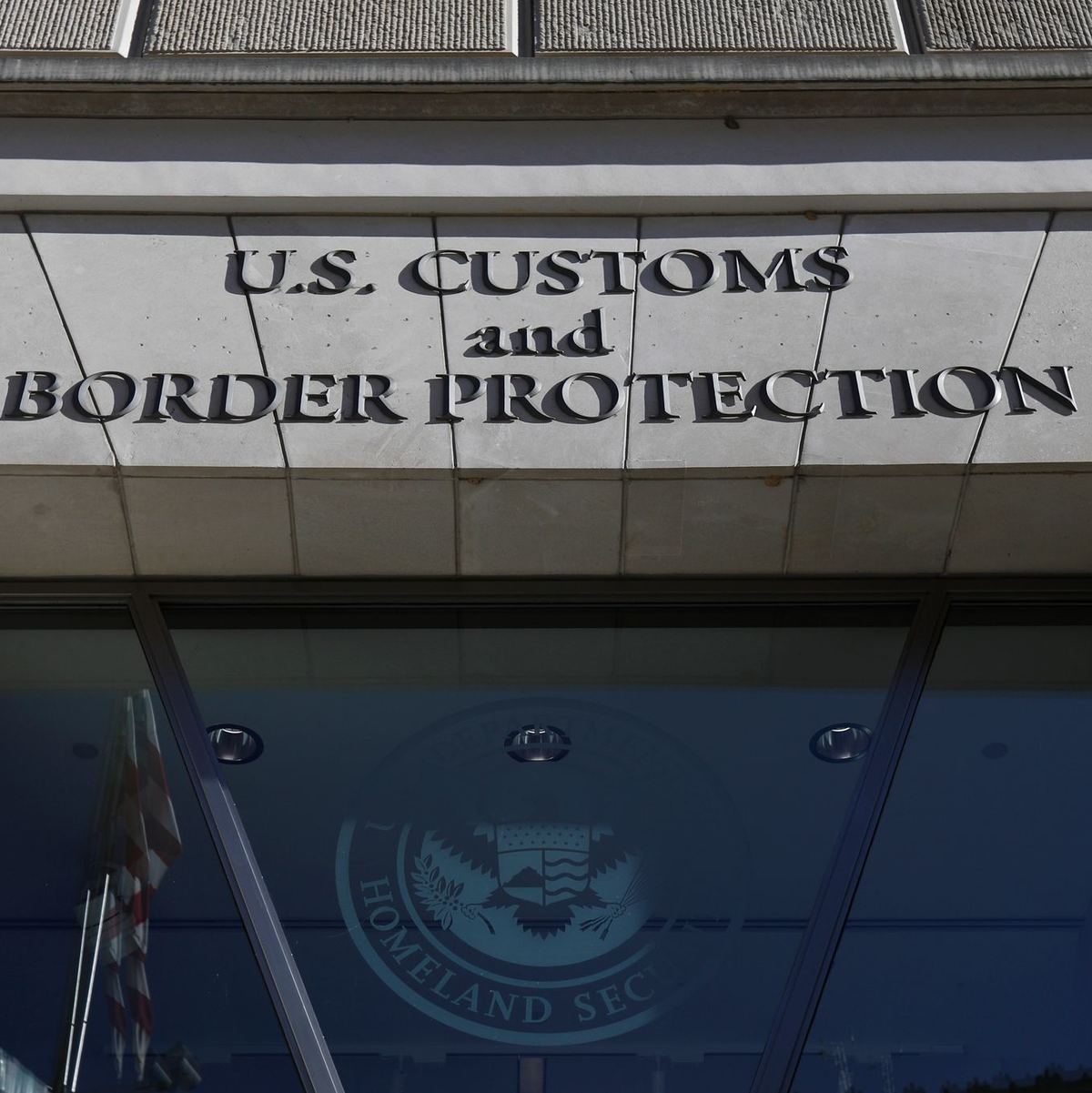 Die USA verhängen neue Zölle im großen Stil - Foto: Mark Alfred/ZUMA Press Wire/dpa