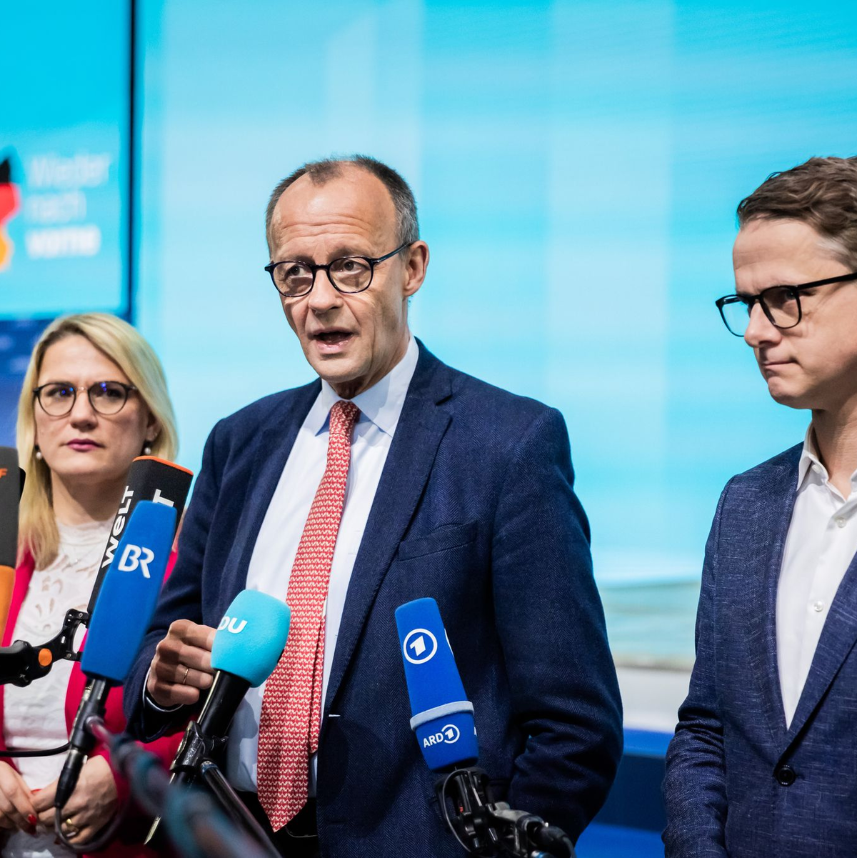 Die CDU will mit einem «Sofortprogramm» nach einer Regierungsübernahme die Wirtschaft ankurbeln und für mehr Sicherheit sorgen. Überschattet das AfD-Thema den Wahlparteitag in Berlin? - Foto: Christoph Soeder/dpa