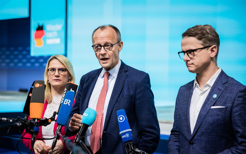 Die CDU will mit einem «Sofortprogramm» nach einer Regierungsübernahme die Wirtschaft ankurbeln und für mehr Sicherheit sorgen. Überschattet das AfD-Thema den Wahlparteitag in Berlin? - Foto: Christoph Soeder/dpa Die CDU will mit einem «Sofortprogramm» nach einer Regierungsübernahme die Wirtschaft ankurbeln und für mehr Sicherheit sorgen. Überschattet das AfD-Thema den Wahlparteitag in Berlin? - Foto: Christoph Soeder/dpa
