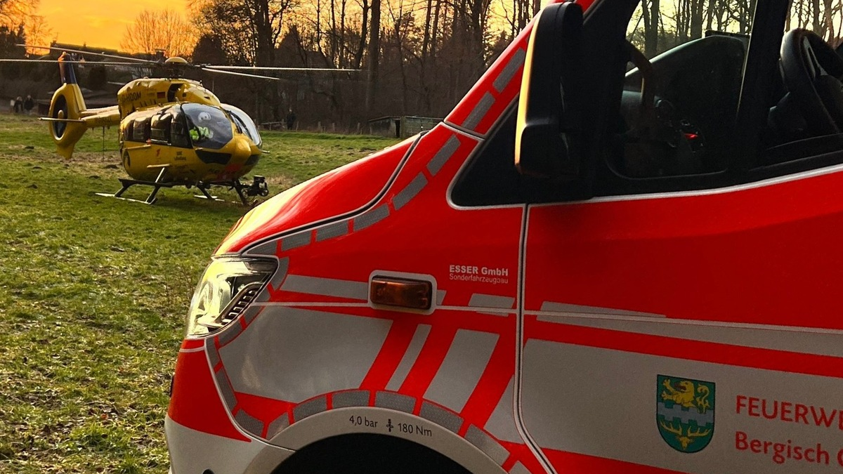 FW-GL: Schwerstverletzter Mountainbiker nach Sturz im Wald im Stadtteil Nußbaum von Bergisch Gladbach - Foto: presseportal.de