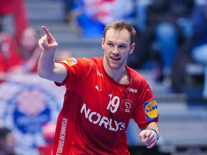 Auf dem Parkett kam es mehrmals zu Rangeleien.  - Foto: Soeren Stache/dpa