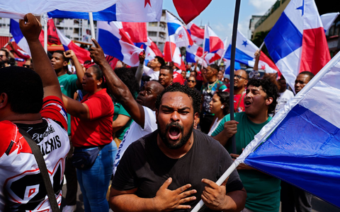 Demonstranten protestierten gegen die US-Ansprüche auf den Panamakanal. - Foto: Enea Lebrun/dpa
