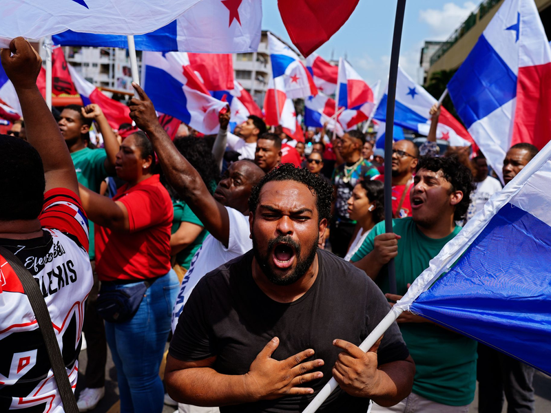 Demonstranten protestierten gegen die US-Ansprüche auf den Panamakanal. - Foto: Enea Lebrun/dpa