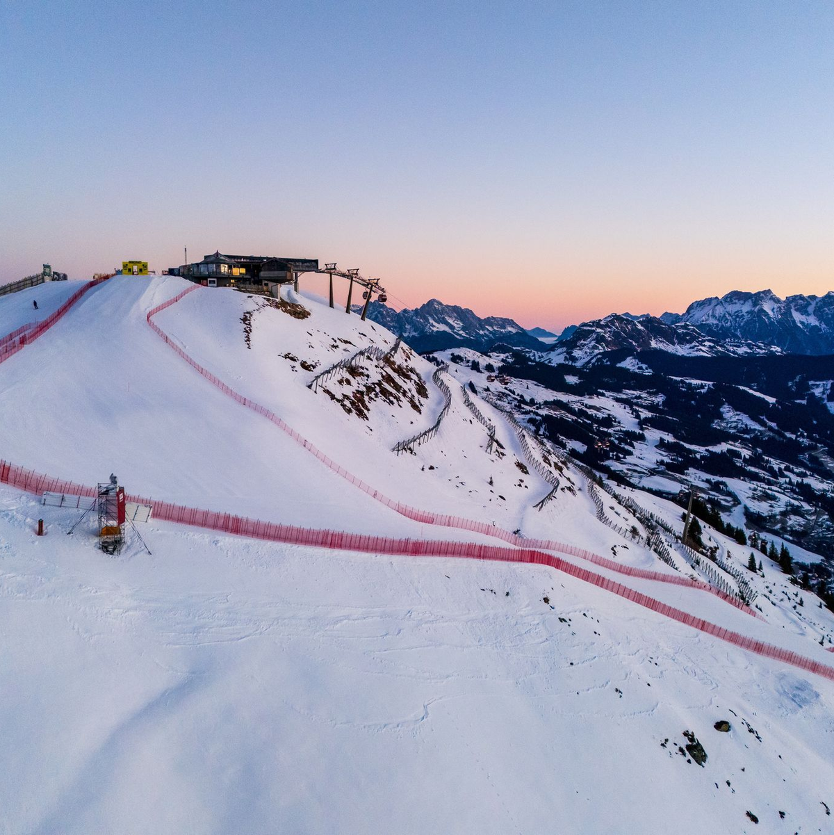 Saalbach verspricht der Ski-Nation Österreich ein großes Spektakel. - Foto: Expa/Johann Groder/APA/dpa