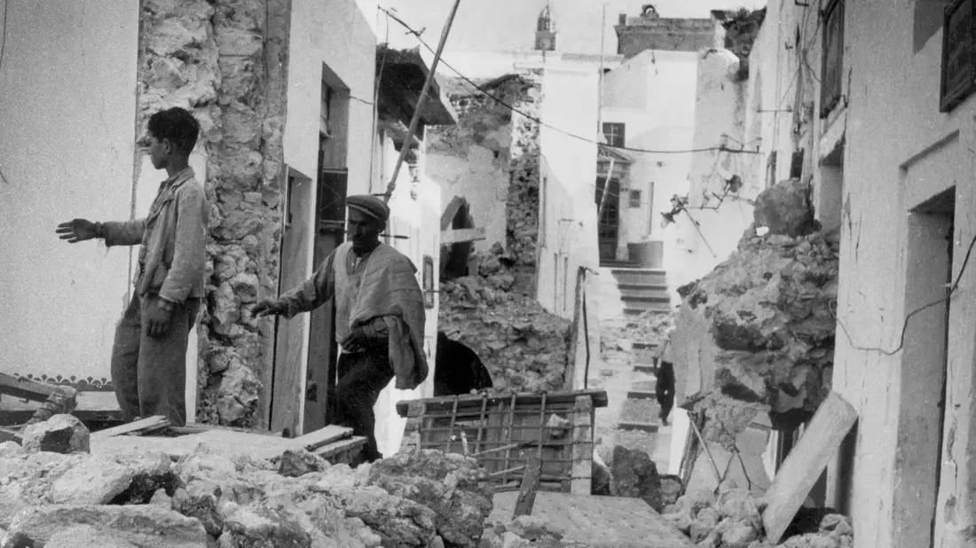 Zuletzt wurde die Insel 1956 von zwei schweren Beben verwüstet. (Archivbild) - Bild: picture-alliance/ dpa
