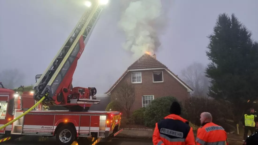 POL-CUX: Brand eines Einfamilienhauses in Oxstedt (Foto im Anhang) - Bild: presseportal.de