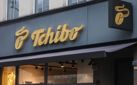 Tchibo erhöht erneut die Preise.  - Foto: Oliver Berg/dpa