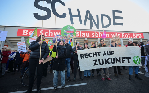 Zum Bundesparteitag der CDU ist die Polizei mit Hunderten Beamten im Einsatz. - Foto: Sebastian Christoph Gollnow/dpa