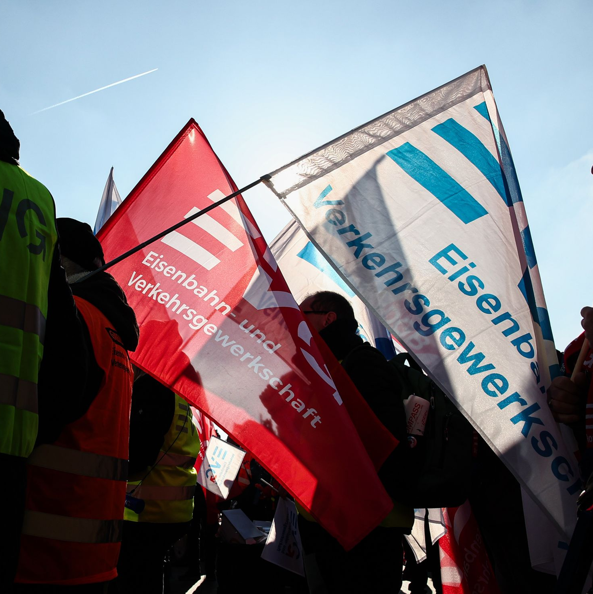Die EVG kämpft seit Jahren gegen eine mögliche Aufspaltung der Bahn. - Foto: Hannes P. Albert/dpa