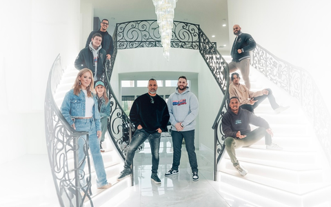 Football Bromance Hype House: Die perfekte Einstimmung auf den Super Bowl LIX - Foto: presseportal.de