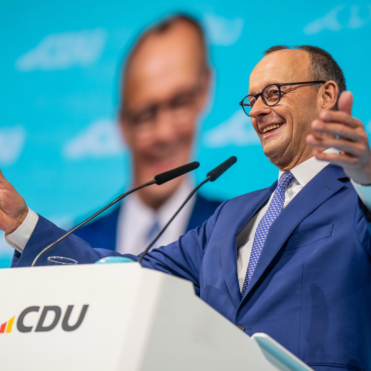 Unionskanzlerkandidat Merz will härtere Regeln für die Migration. - Foto: Michael Kappeler/dpa