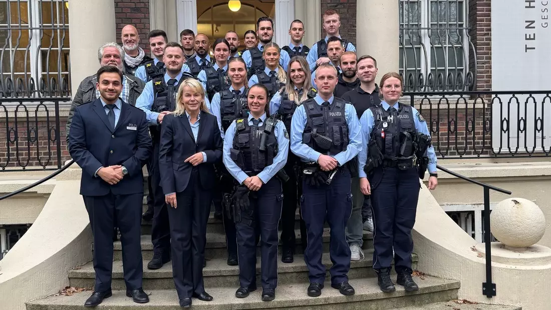POL-RE: Dialogveranstaltung in der Villa ten Hompel mit den Neuzugängen von der HSPV NRW Aus der Vergangenheit für die Zukunft lernen - Bild: presseportal.de