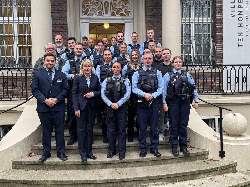 POL-RE: Dialogveranstaltung in der Villa ten Hompel mit den Neuzugängen von der HSPV NRW Aus der Vergangenheit für die Zukunft lernen - Foto: presseportal.de