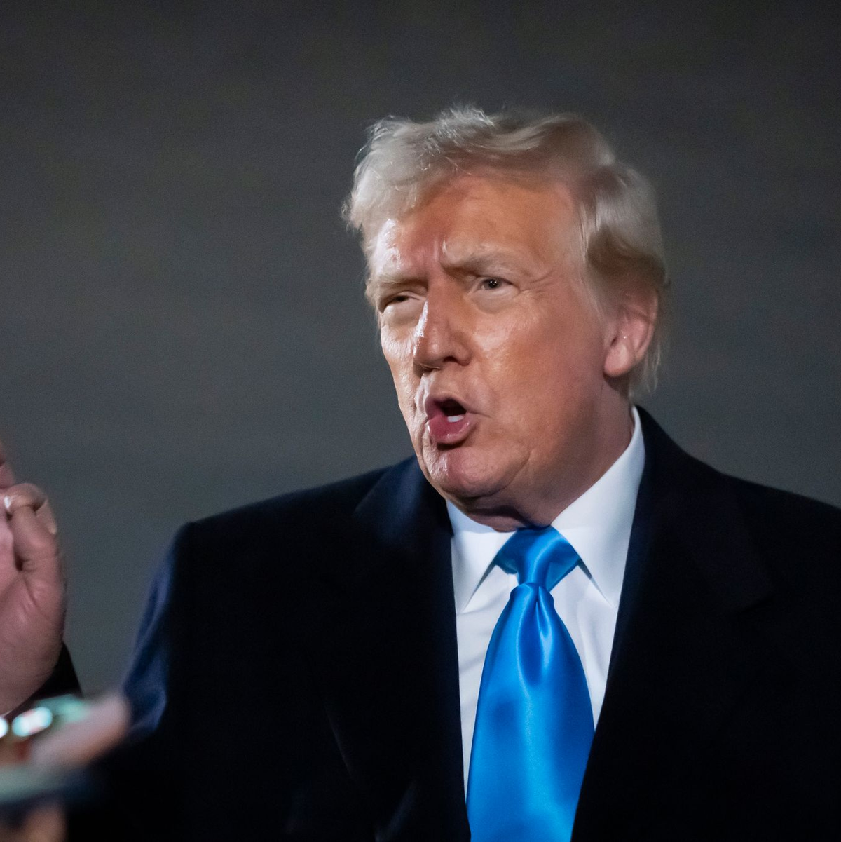 Trump will die Chip-Produktion zurück in den USA haben - oder er wird «nicht sehr glücklich sein». - Foto: Ben Curtis/AP/dpa