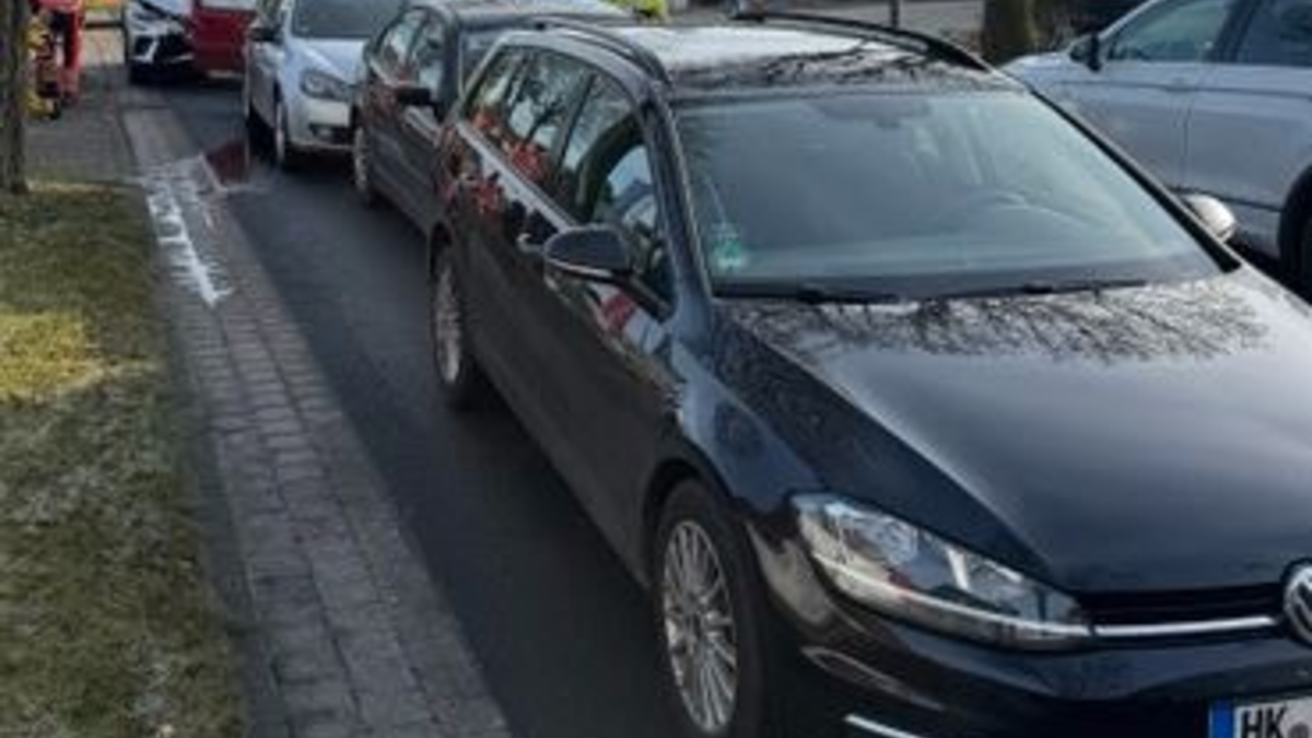 POL-HK: Buchholz (Aller): Unfall führt zur Vollsperrung auf der A 7 (Foto); Soltau: Unfall mit sechs Beteiligten (Foto); Soltau: Unter Drogeneinfluss; Bad Fallingbostel: Mit Baum kollidiert - Foto: presseportal.de