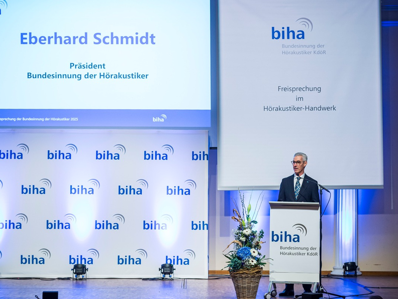 138 Fachkräfte schließen Ausbildung im Hörakustiker-Handwerk ab / Gesellenfreisprechung in modernem Gesundheitsberuf - Foto: presseportal.de