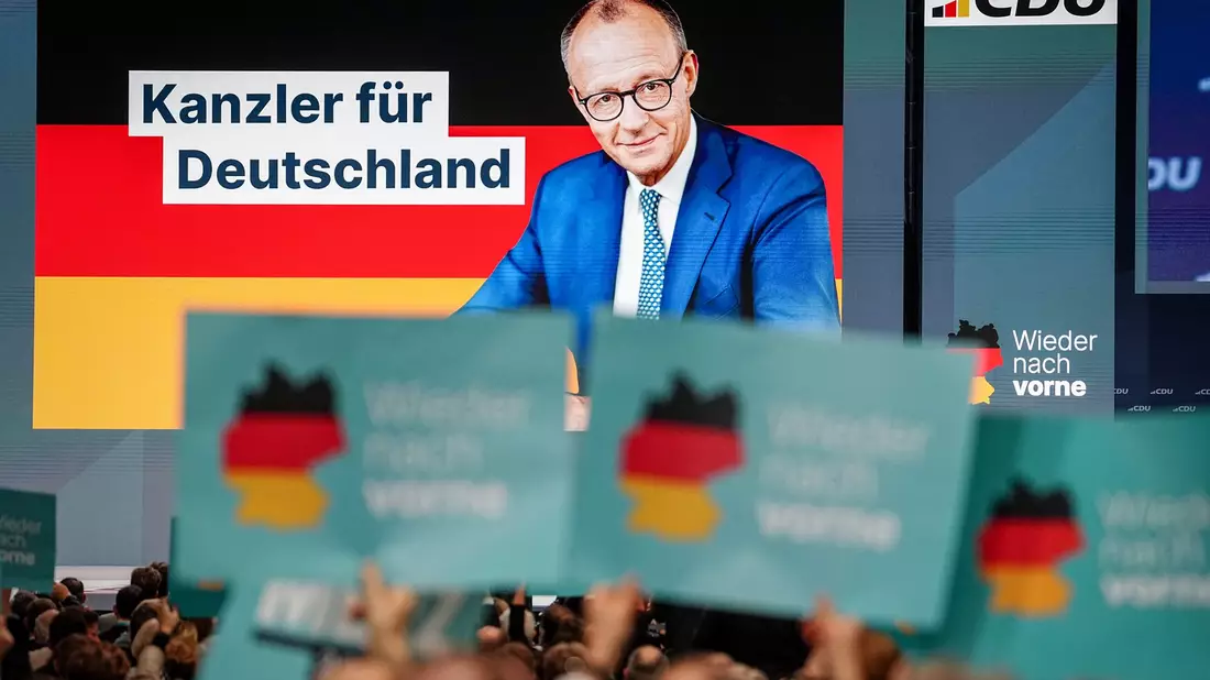 CDU-Chef Merz eröffnete den Parteitag. - Bild: Kay Nietfeld/dpa