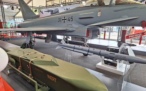 Eurofighter mit Taurus (Archiv) - Foto: über dts Nachrichtenagentur