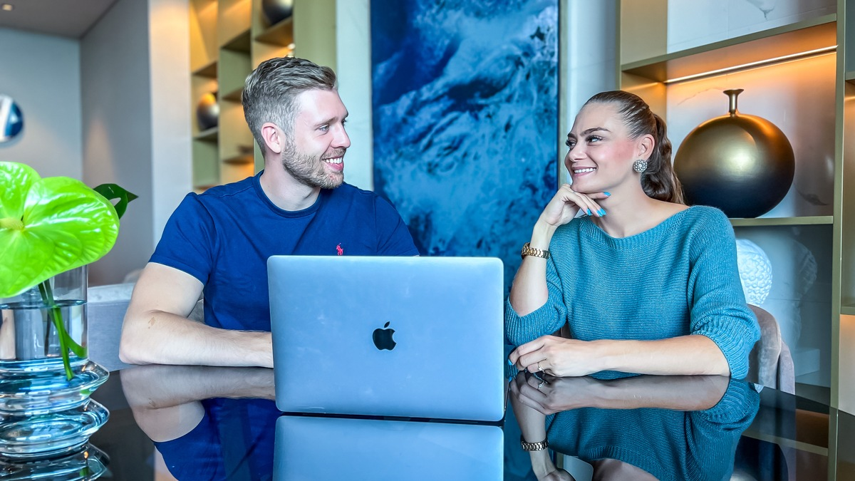 SHRS Consulting feiert 1.000 Absolventen: Das steckt hinter Deutschlands erfolgreichster Door2Door-Ausbildung - Foto: presseportal.de