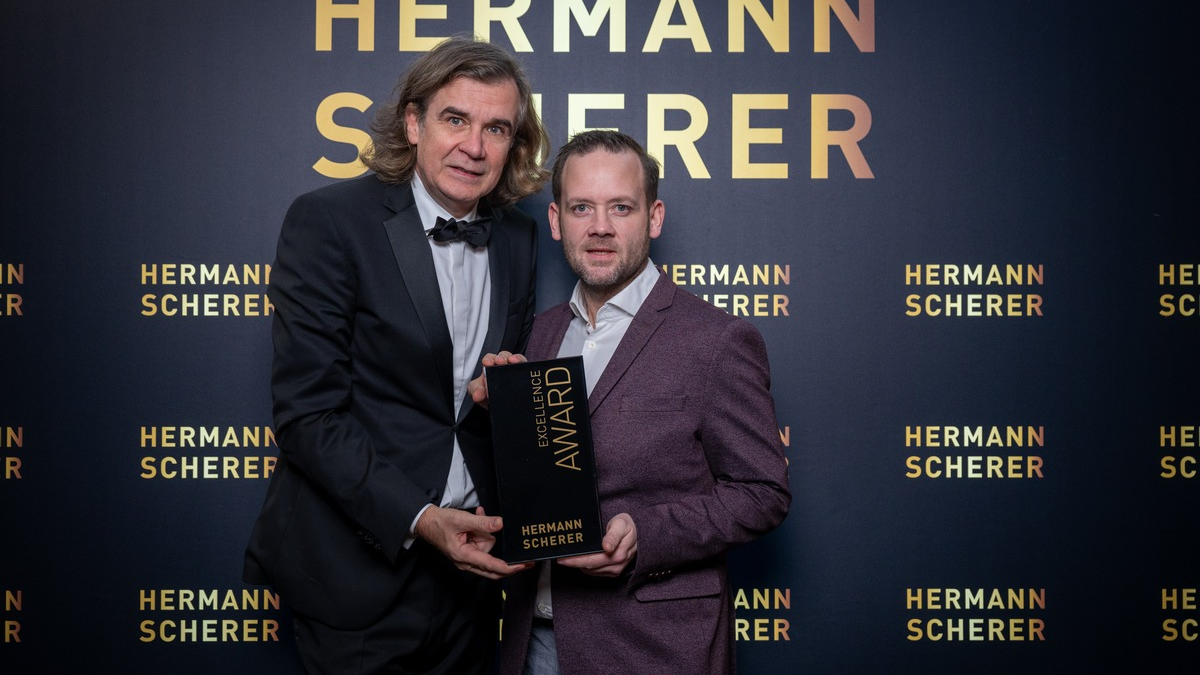 Wenn Worte Brücken bauen: Henrik Lehnhardt triumphiert beim Speaker Slam in Wiesbaden - Foto: presseportal.de