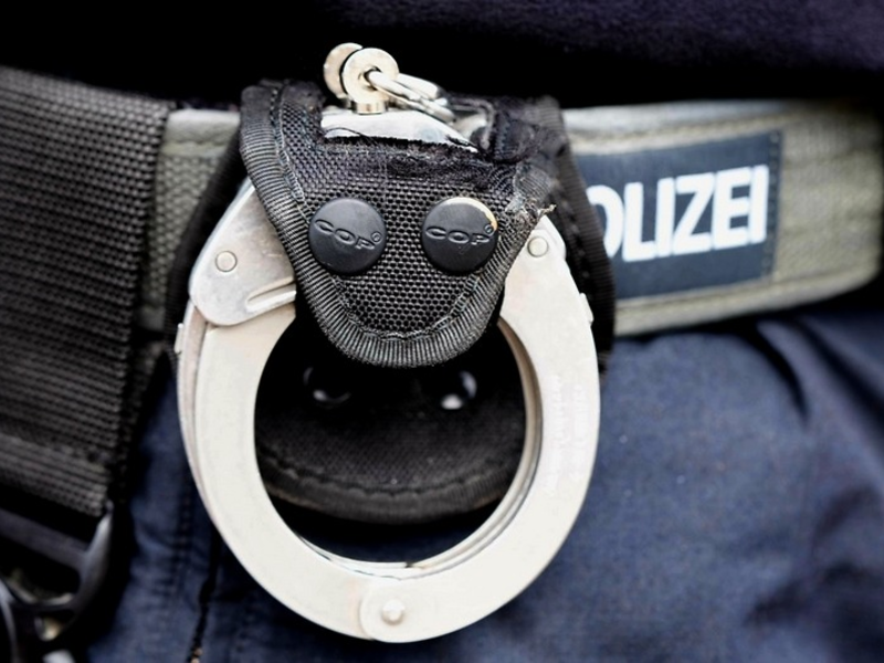 BPOL-CUX: Gebäudereinigerin in Bundespolizeidienststelle kontrolliert und vorläufig festgenommen - Foto: presseportal.de