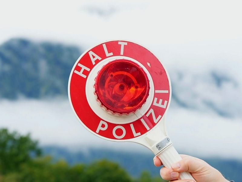 Bundespolizeidirektion München: Bundespolizei verhaftet gesuchten Vergewaltiger - Foto: presseportal.de