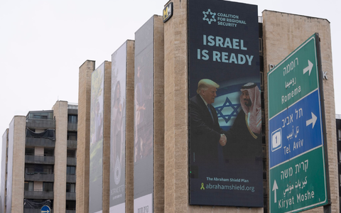 Nach den Leichen ihrer beiden kleinen Kinder sind nun auch die sterblichen Überreste von Schiri Bibas nach Israel zurückgekehrt.  - Foto: Maya Alleruzzo/AP/dpa