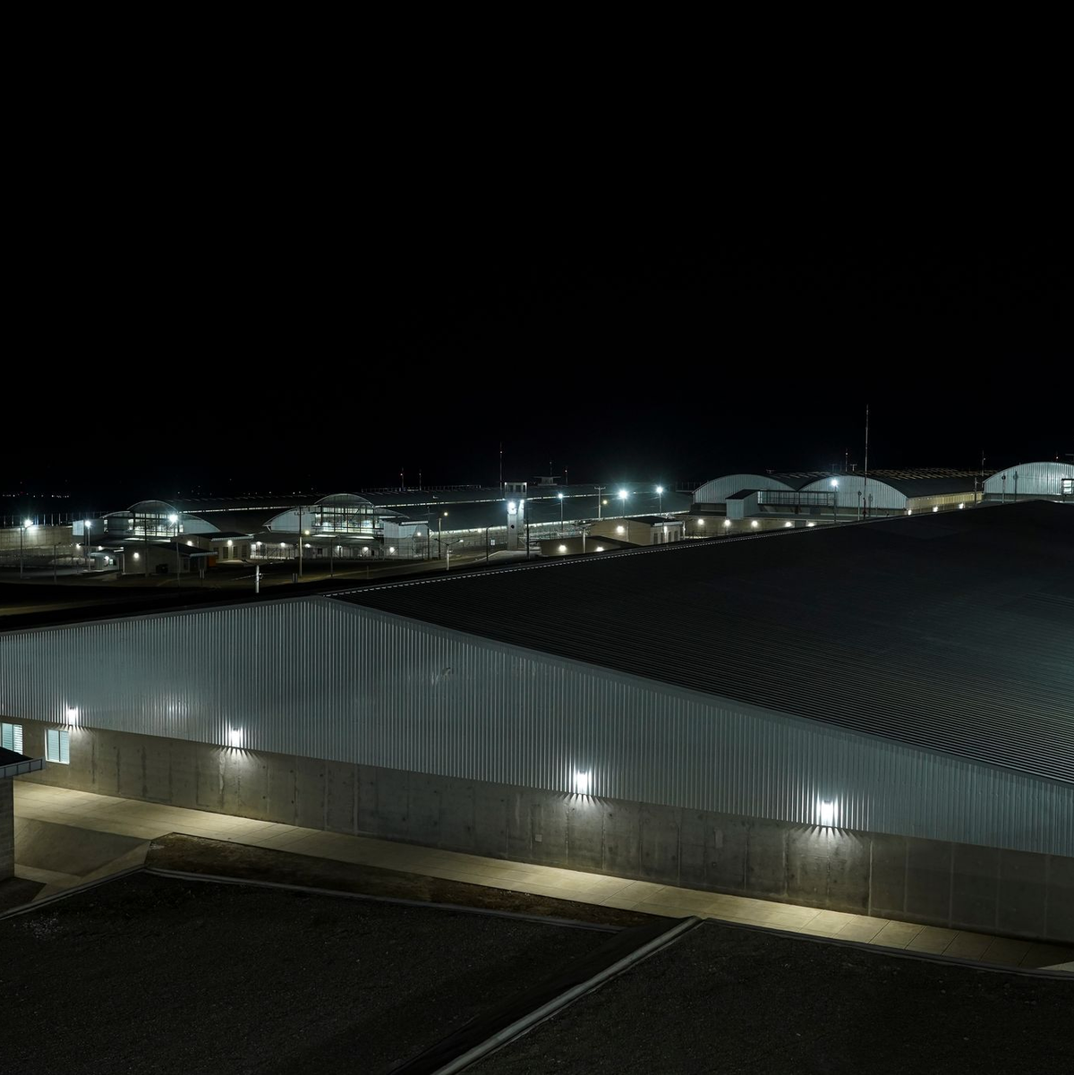 Das Mega-Gefängnis wurde vor zwei Jahren eröffnet. (Archivbild) - Foto: Camilo Freedman/dpa