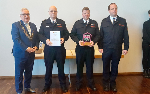 FF Olsberg: Feuerwehr Olsberg belegt 2. Platz beim Heimat-Preis der Stadt Olsberg - Foto: presseportal.de FF Olsberg: Feuerwehr Olsberg belegt 2. Platz beim Heimat-Preis der Stadt Olsberg - Foto: presseportal.de