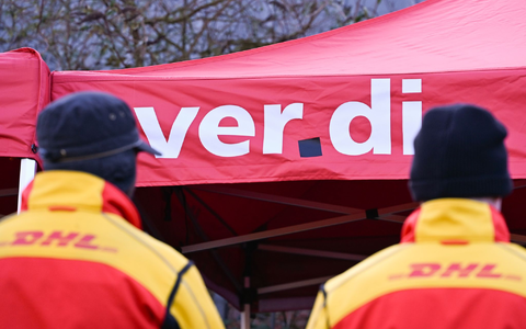 Solche Warnstreik-Zelte vor Post-Standorten dürften bundesweit zu sehen sein. (Archivbild) - Foto: Wolf von Dewitz/dpa