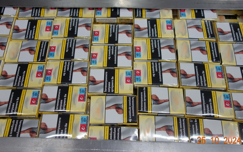 HZA-N: Deutsch - niederländische Kooperation: Nürnberger Zoll stößt Verhaftungen nach Zigarettenschmuggel an - Foto: Zoll, presseportal.de