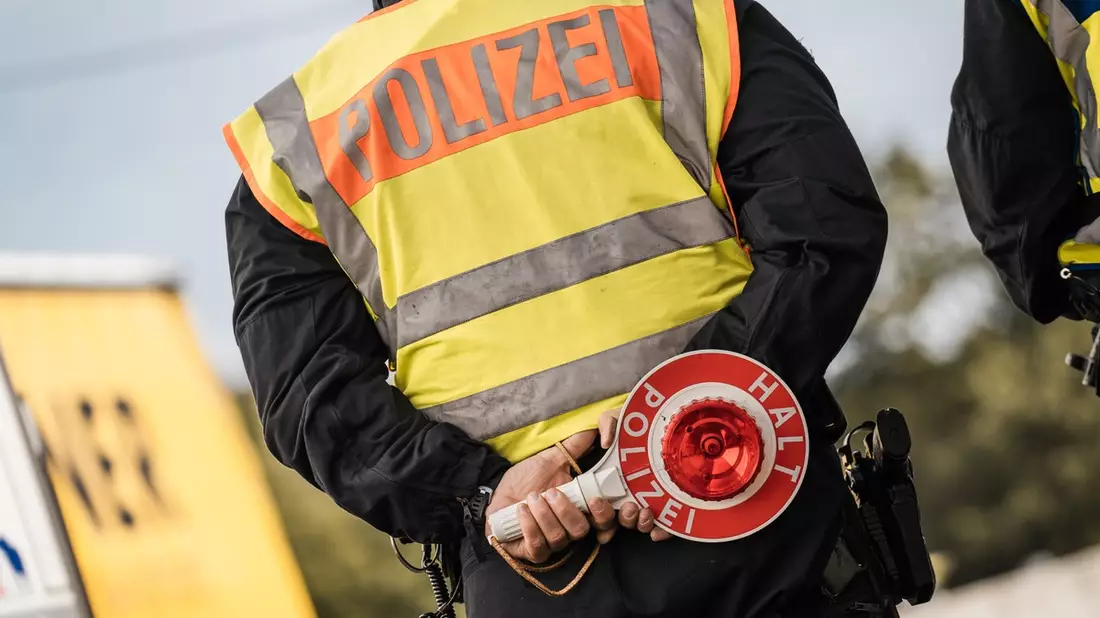 Bundespolizeidirektion München: Kein Aprilscherz: Kontrolle eines 19-Jährigen mit unerwartetem Ergebnis - Bild: presseportal.de