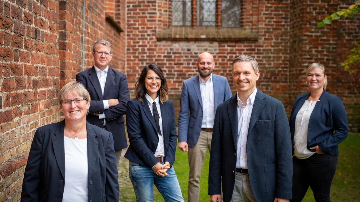 Wirtschaftsförderungsgesellschaft Nordwestmecklenburg unterzeichnet ersten Vermarktungsvertrag mit der Landesgesellschaft IAG - Foto: presseportal.de