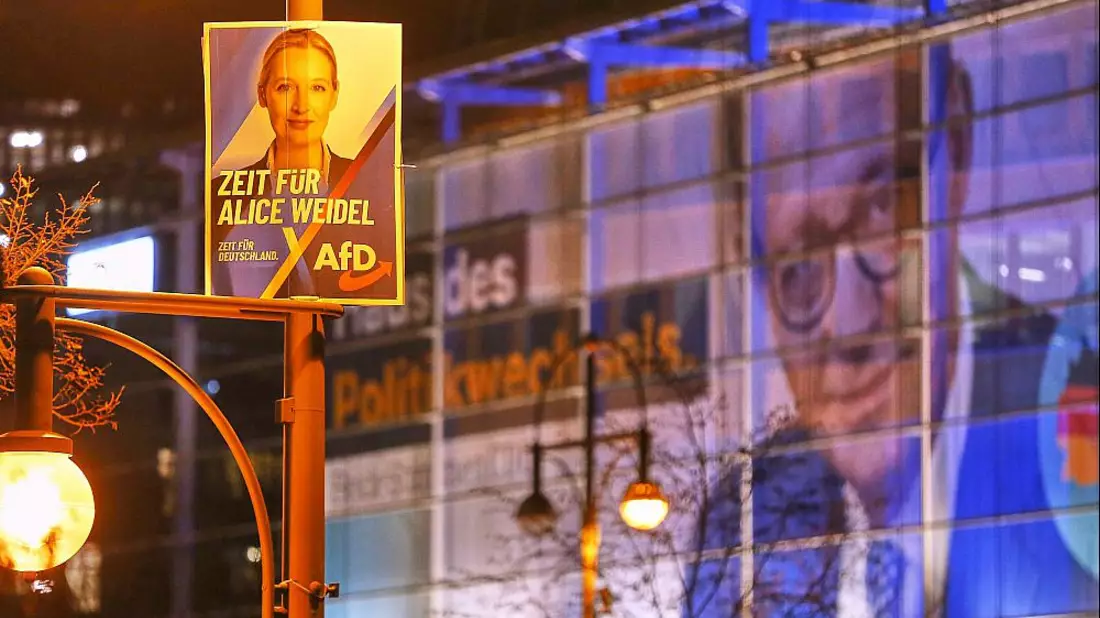AfD-Werbung vor der CDU-Parteizentrale am 02.02.2025 - Bild: über dts Nachrichtenagentur