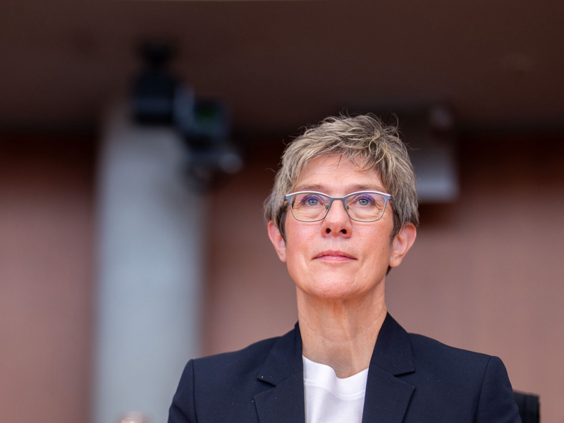 Die ehemalige CDU-Chefin Annegret Kramp-Karrenbauer verabschiedet sich aus Protest aus dem Zentralkomitee der deutschen Katholiken. (Archivbild) - Foto: Michael Kappeler/dpa