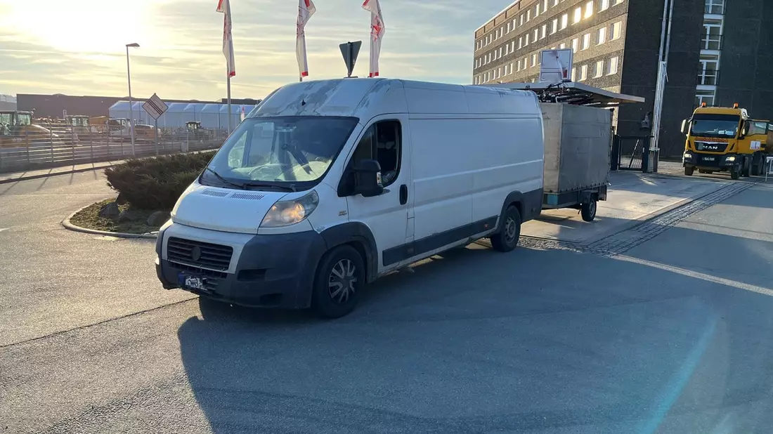 API-TH: Fahrzeuggespann um 134 % überladen - Bild: presseportal.de