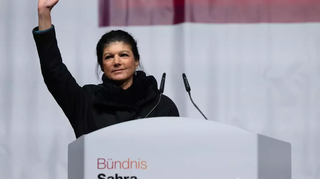 Parteigründerin Sahra Wagenknecht verknüpft ihr politisches Schicksal mit dem Erfolg bei der Bundestagswahl. (Archivbild) - Bild: Sven Hoppe/dpa