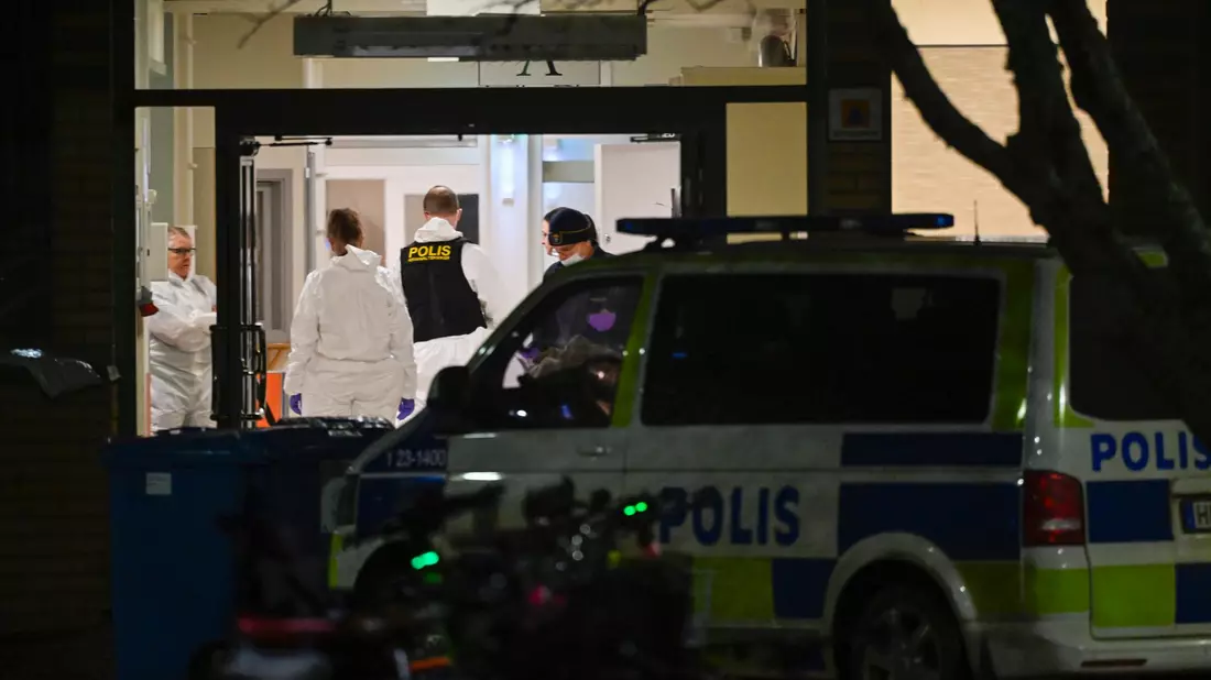 Roberto Eid Forest, Chef der örtlichen Polizei, informierte über die Tat. - Bild: Pontus Lundahl/TT/TT News Agency/AP/dpa